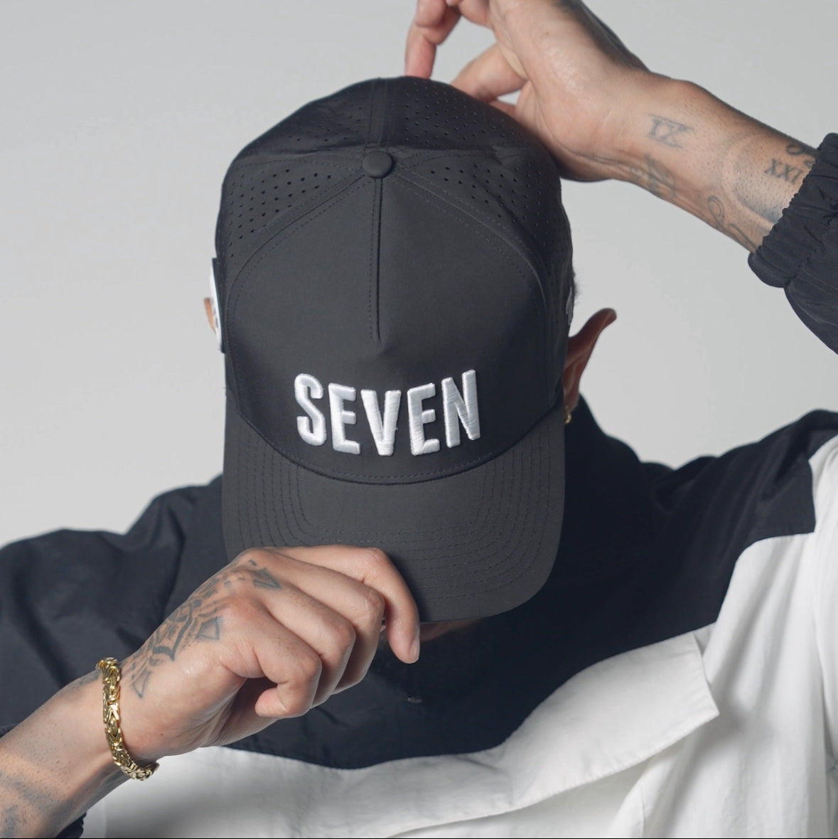 7 Iron Golf Performance Hat (BlK)