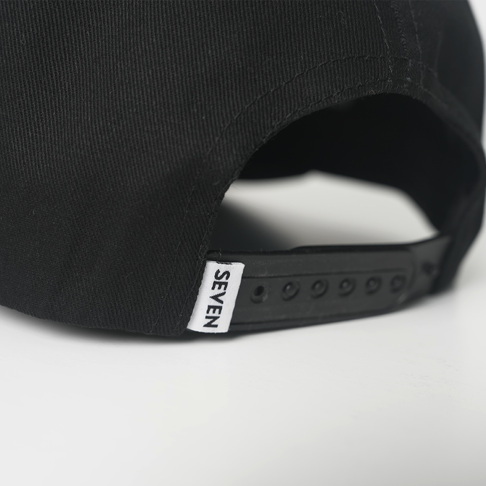 7 Iron Golf Essential Hat (Black)