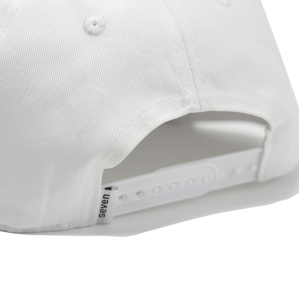 7 Iron Golf Essential Rope Hat (White)